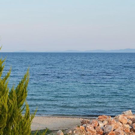 Lemon Beach Front Apartment, Nikiti Dış mekan fotoğraf