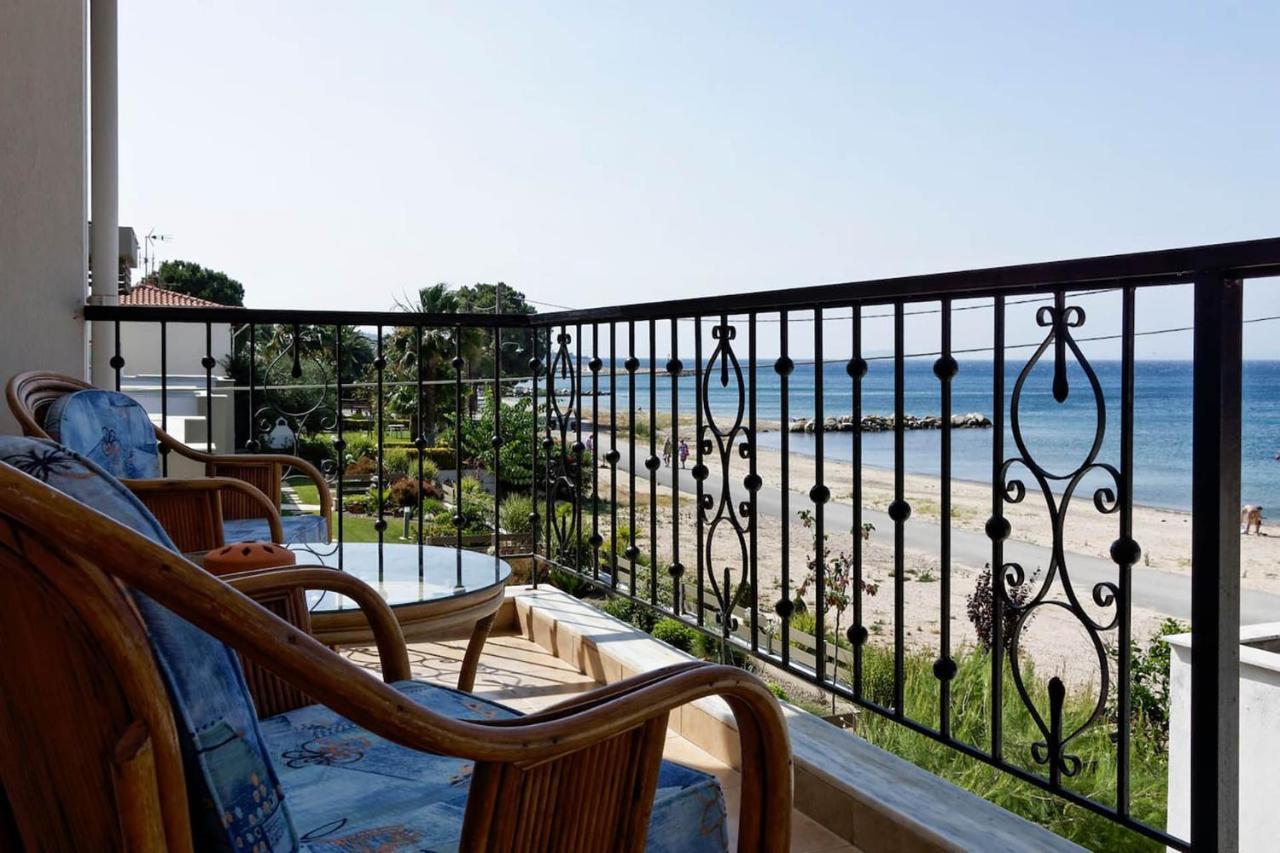 Lemon Beach Front Apartment, Nikiti Dış mekan fotoğraf