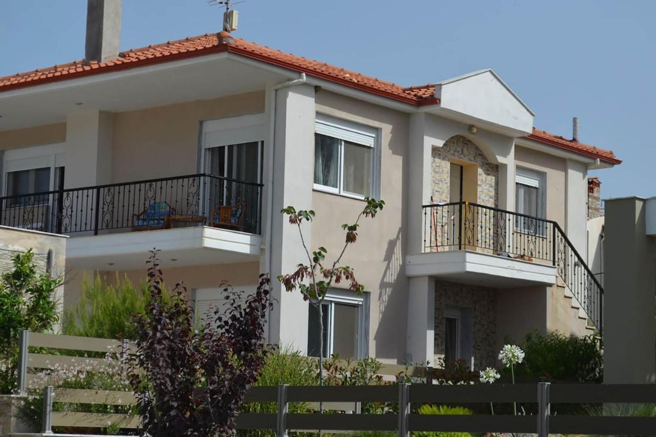 Lemon Beach Front Apartment, Nikiti Dış mekan fotoğraf