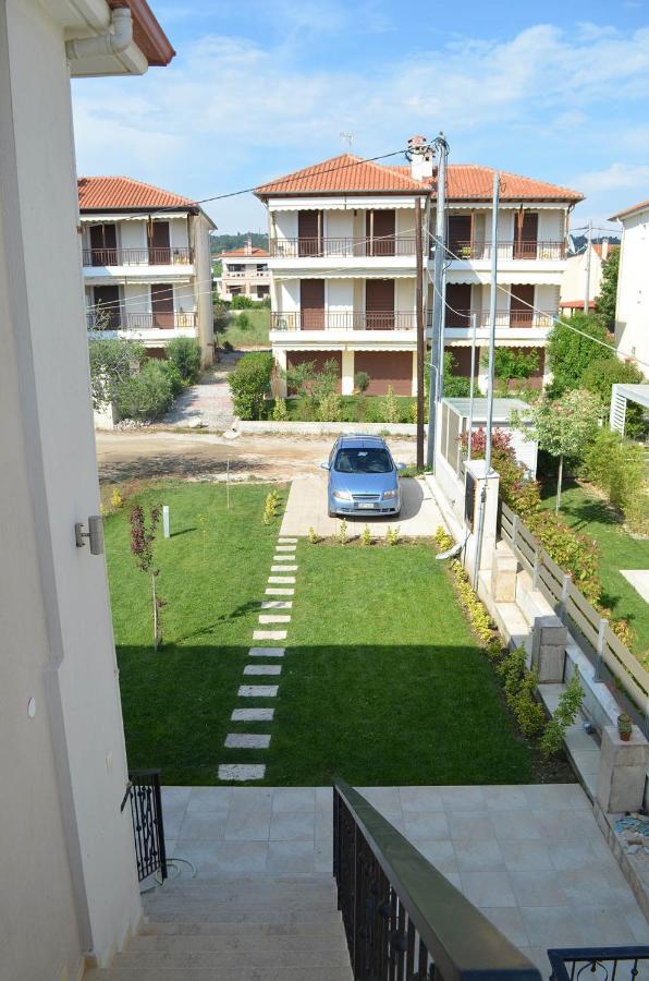 Lemon Beach Front Apartment, Nikiti Dış mekan fotoğraf
